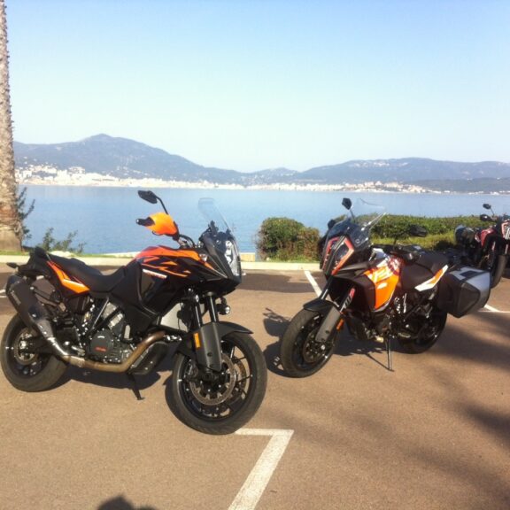 KTM Adventure 1090 et KTM Super Adventure 1290 S