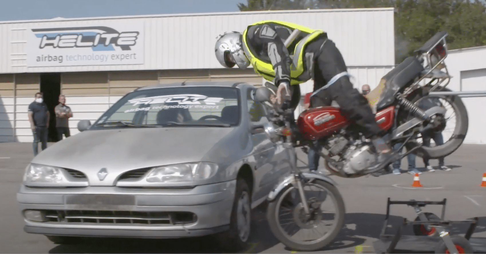 Crash test airbag vidéo