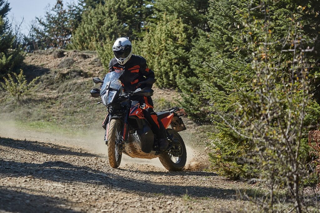 KTM 890 Action offroad
