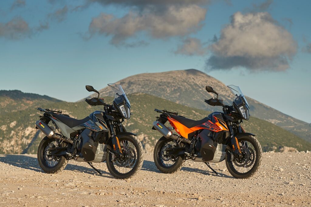KTM 890 statique