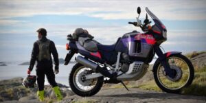 Honda XRV750 Africa Twin Motology