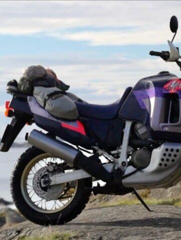 Honda XRV750 Africa Twin Motology