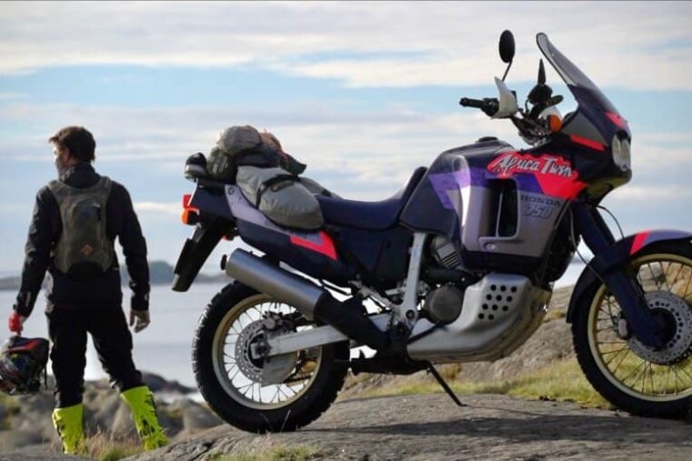Honda XRV750 Africa Twin Motology
