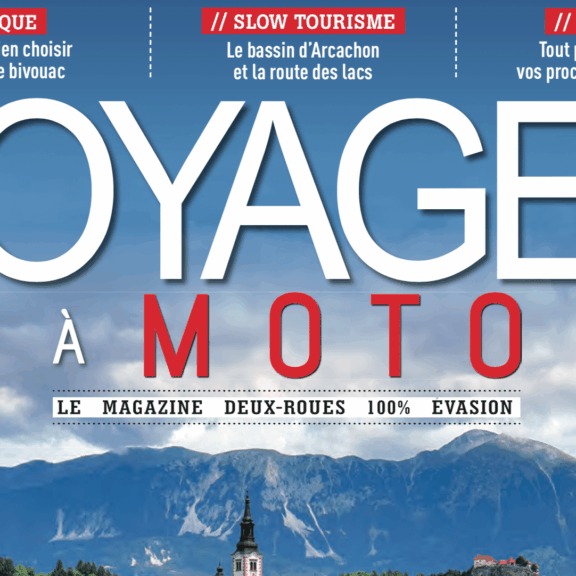 Couverture Voyages à Moto