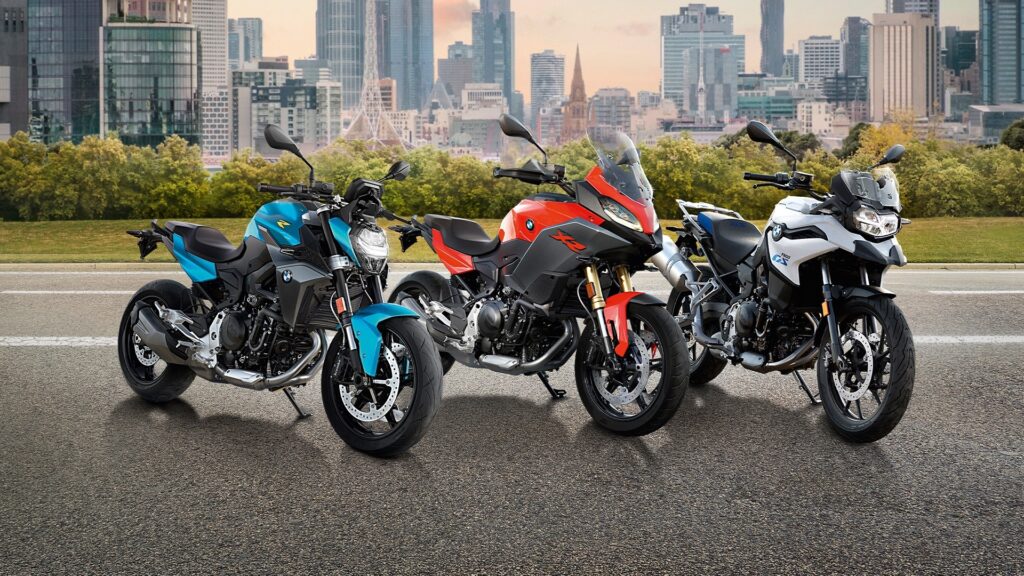 Selon cet amendement, ces 3 motos BMW, destinés aux jeunes permis serait donc considérés comme un produit de luxe et donc taxé à 33 %