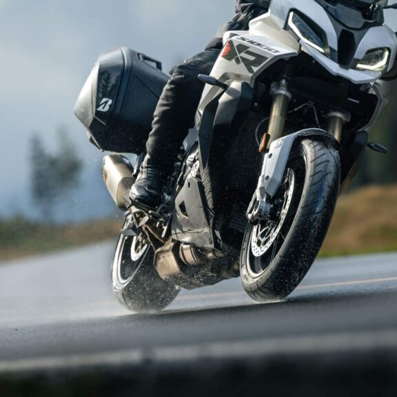 Battlax T33, pneus Bridgestone