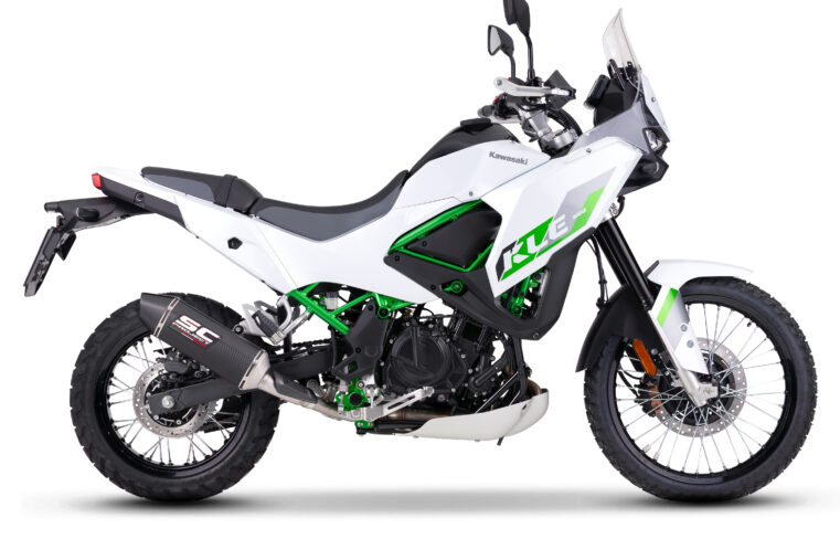 Kawasaki KLE 500 2026 équipée du silencieux SC-Project MX carbone