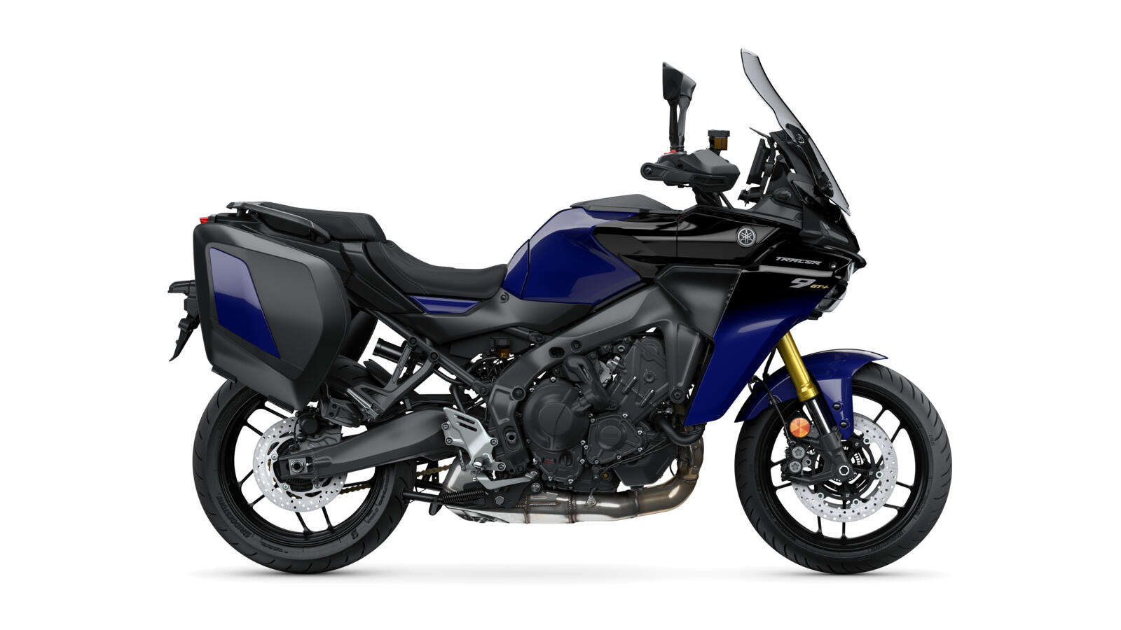 Yamaha Tracer 9 GT+ 2027 en coloris Galaxy Blue, vue de profil en studio