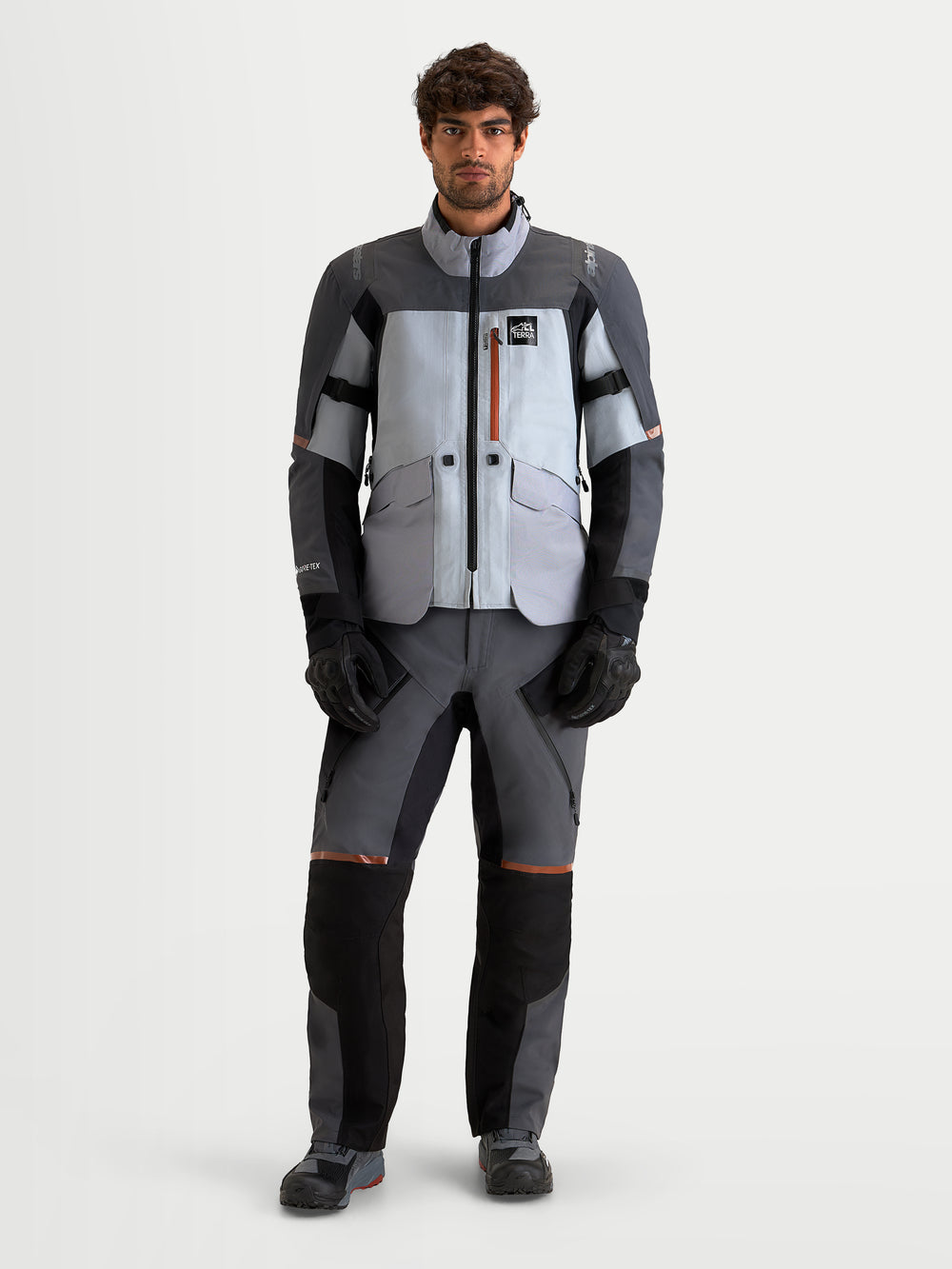 Ensemble Alpinestars ST-7 V2 Gore-Tex gris et noir, vu de face